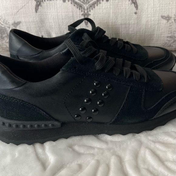 BEAUTIFUL BOACK SUEDE SNEAKERS - Picture 3 of 6